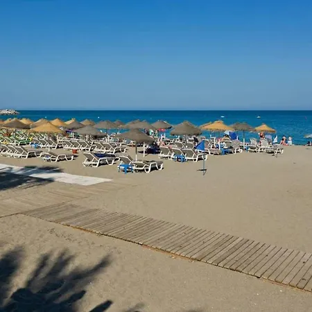 Lovely, Quiet Downtown-beach W Balcony Lägenhet
